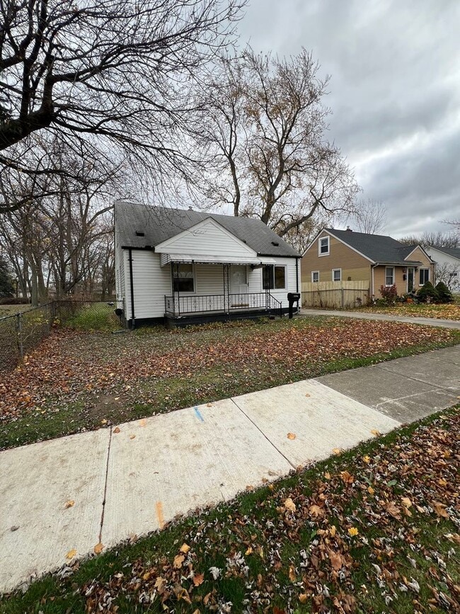 Photo - 23556 Lawson Ave