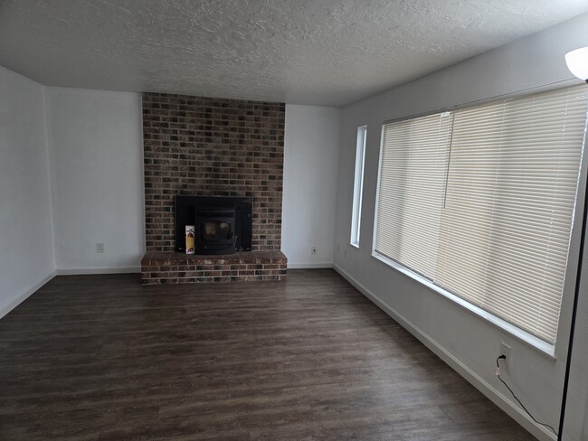 Photo - 3380 SE 1st St