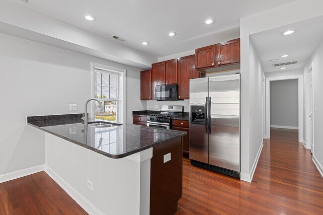 Photo - 7367 N Ashland Blvd Unit 2