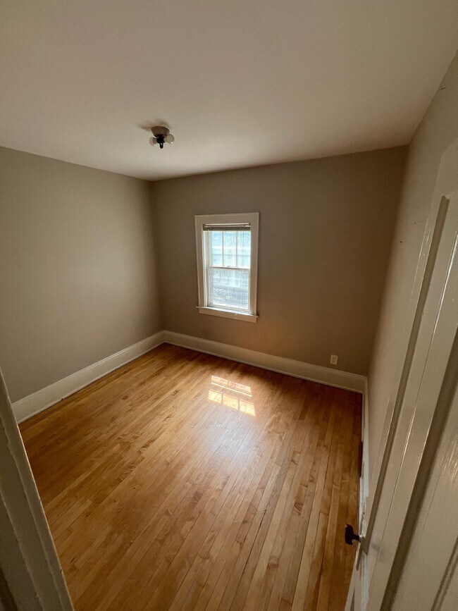 Photo - 2320 N Booth St