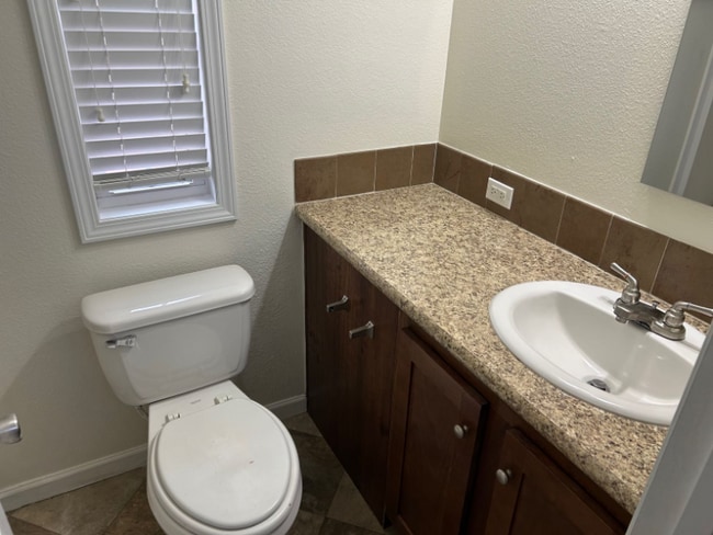 Photo - 2211 Ashberry Ave