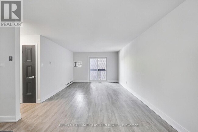 Photo - 840 Water St