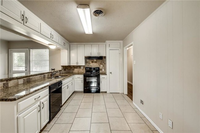 Photo - 1601 Larkspur Dr