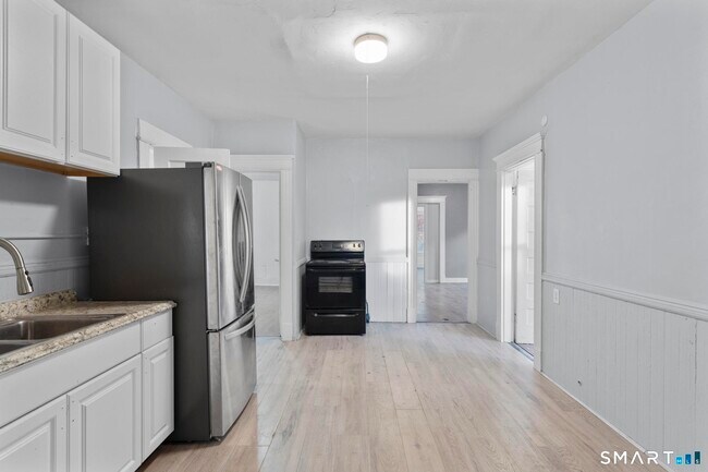 Photo - 77 Wall St Unit 3