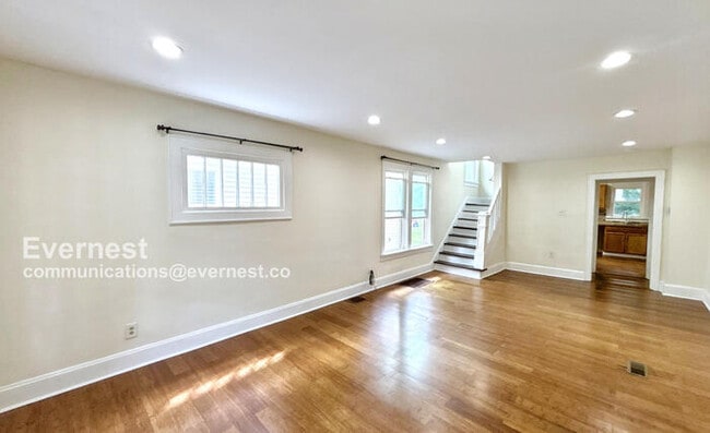 Photo - 783 Seymour Ave