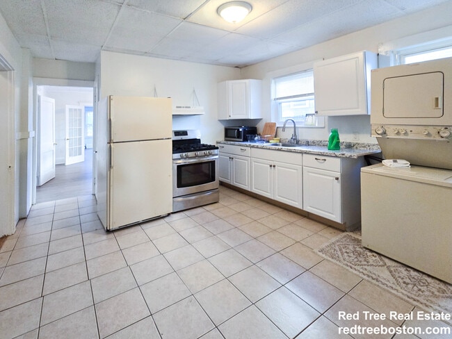 Photo - 63 Pinckney St Unit 1