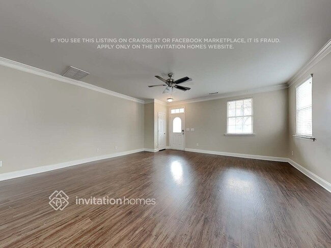 Photo - 208 Edgecroft Way