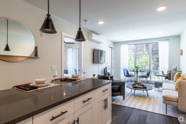 1BR, 1BA - 752SF