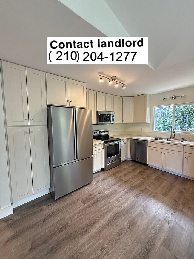 Building Photo - 100 N Laelua Pl