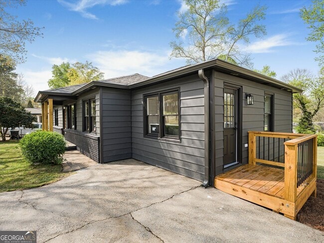 Photo - 960 Pine Forest Dr SW