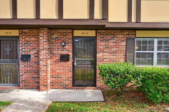 Building Photo - 4814 Windrush Ln