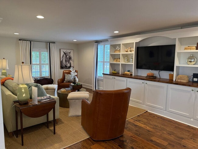 Building Photo - 16615 Spotswood Trail Unit ID1056284P