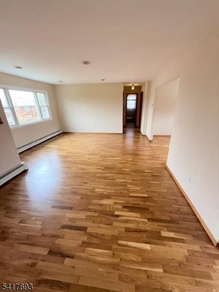 Photo - 293 Adriana St