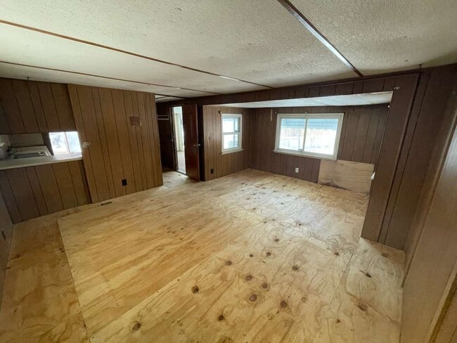 Building Photo - 1806 E Webster Rd