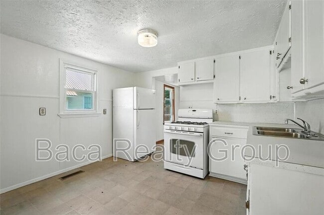 Photo - 228 N Donald Ave