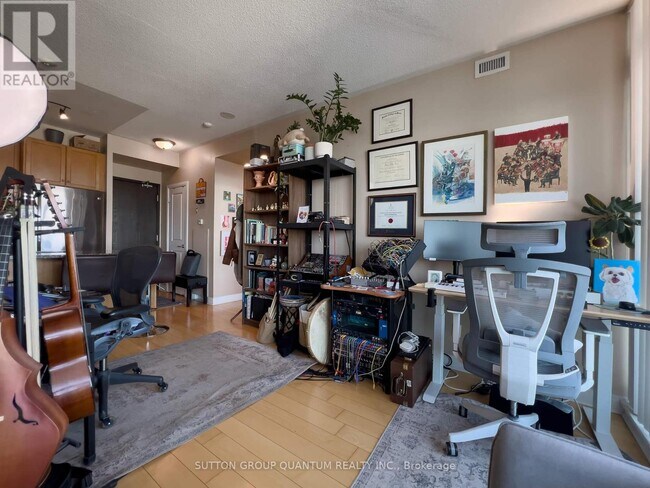 Photo - 18 Yorkville Ave Unité 2008