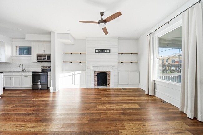 Photo - 433 St Clair Ave