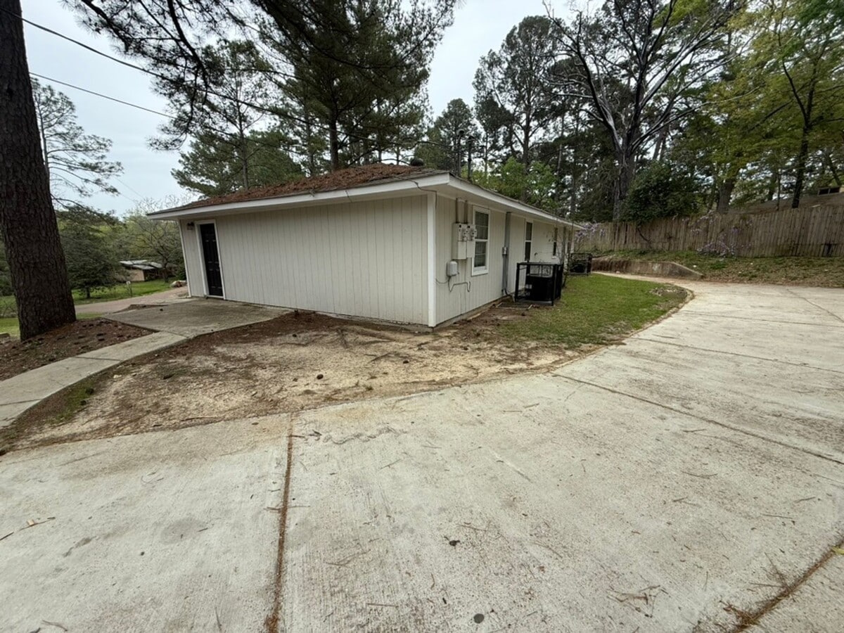 Photo - 219 Lawrence Rd