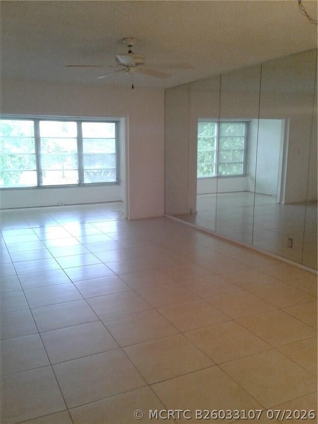 1030 Country Club Dr Unit 401