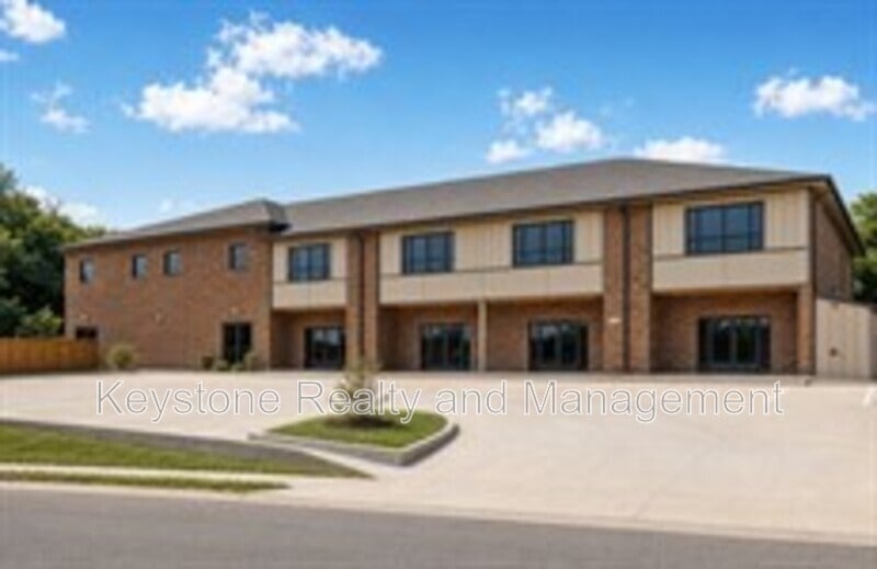 Photo - 138 Center Pointe Dr