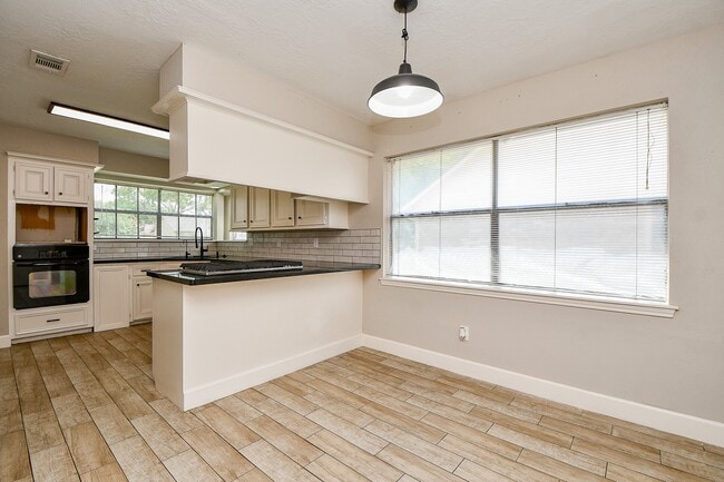 Photo - 2803 Green Fields Dr