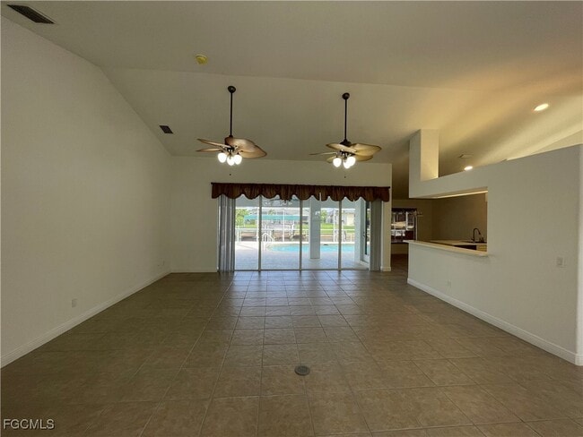 Photo - 609 SW 43rd Ln