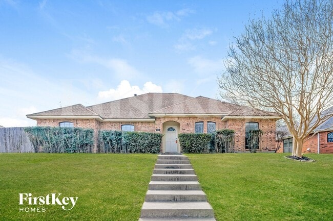 Building Photo - 700 Robin Meadow Dr