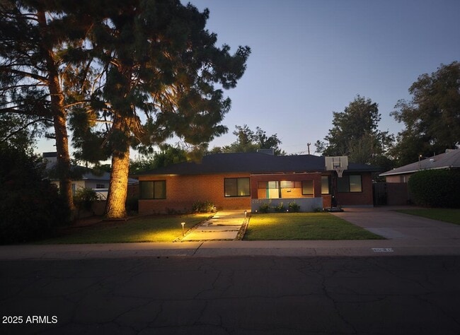 Photo - 1520 W Berridge Ln