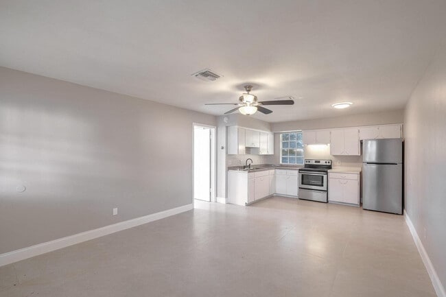 Photo - 3147 Naylor Terrace Unit 3