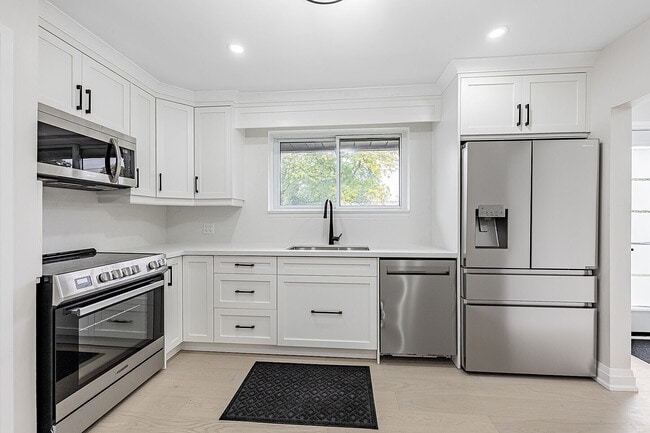 Photo - 222 Hammersmith Ct