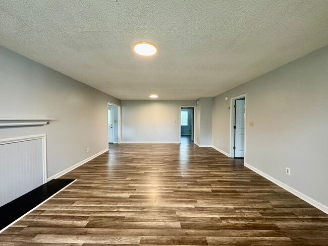 Photo - 4 Bedrooms/2 Bath Ranch Home!