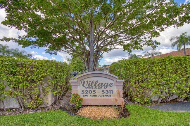 Building Photo - 5235 SW 40th Ave