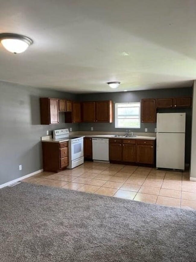 Photo - 1715 S Linwood Ave Unidad B