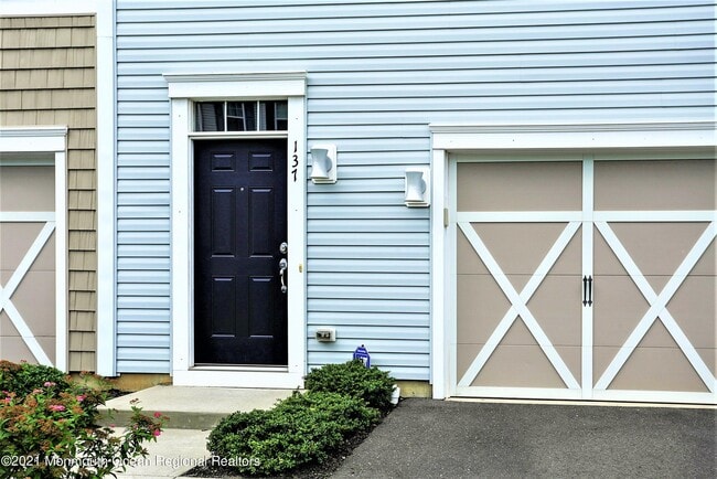 Photo - 137 Beacon Ln