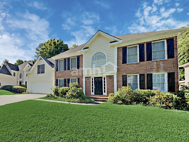 Photo - 590 Oxford Crest Ct NW Casa