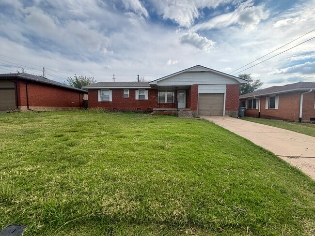 Building Photo - 3804 NW Ferris Ave Rental