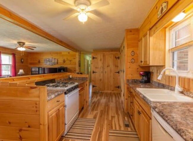 7115 Rutledge Pike
