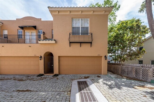 Building Photo - 2920-2922 Hansen Manor Ln
