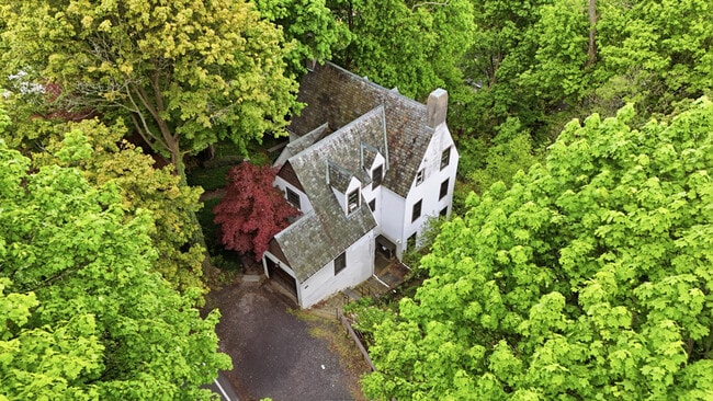 Photo - 117 Renwick Dr
