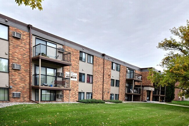 Apartamentos Pacific Park en Fargo, Dakota del Norte | Exterior