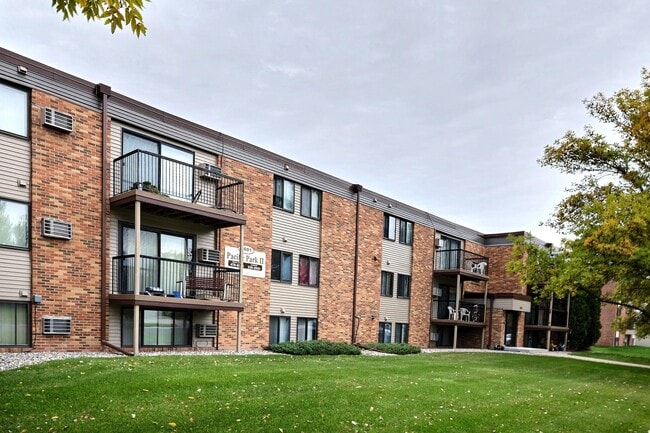 Apartamentos Pacific Park en Fargo, Dakota del Norte | Exterior - Pacific Park II