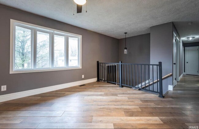 Photo - 635 Robin Dr