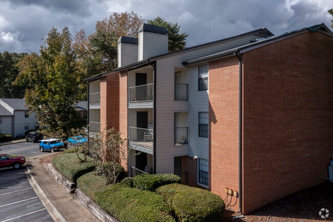 Royal Oaks Apartments