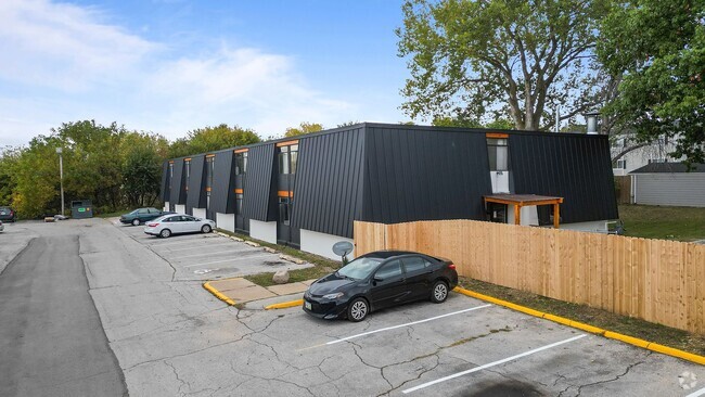 Building Photo - Urban Heights Rental