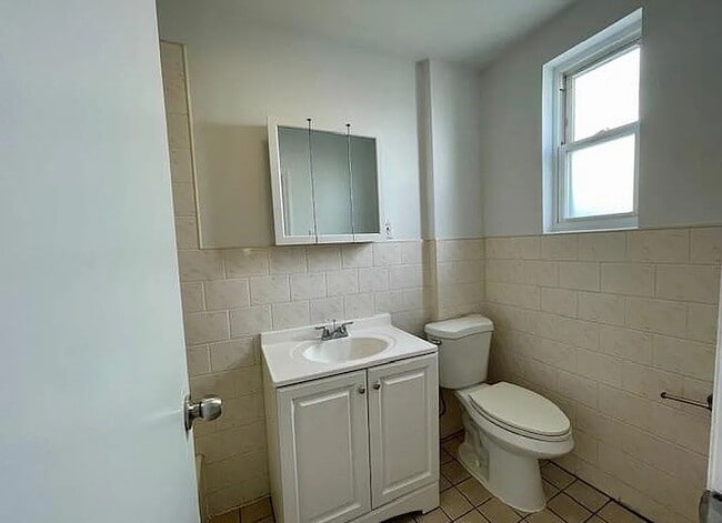 Photo - 3232 60th St