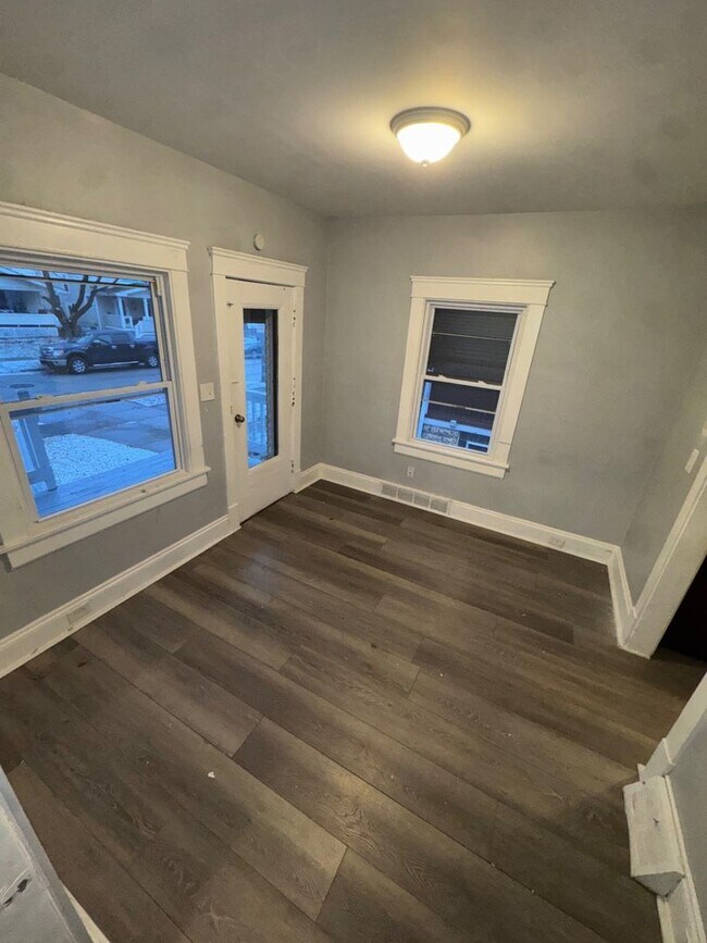 Photo - 11308 Linnet Ave Unit Down