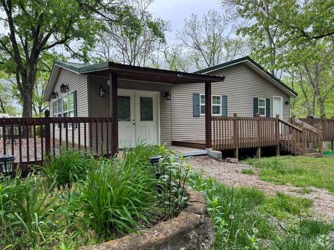 Building Photo - 3 Bedroom Home located near Ruby's Landing...