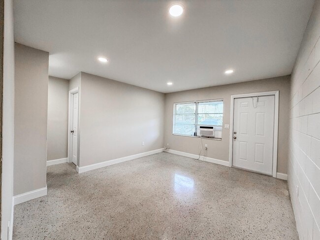 Building Photo - 2502 Ave F Rental