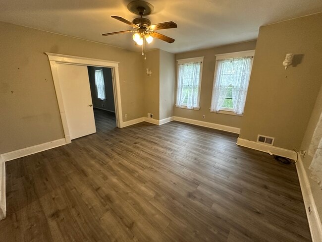 Building Photo - 55 Miko Rd Unit 1