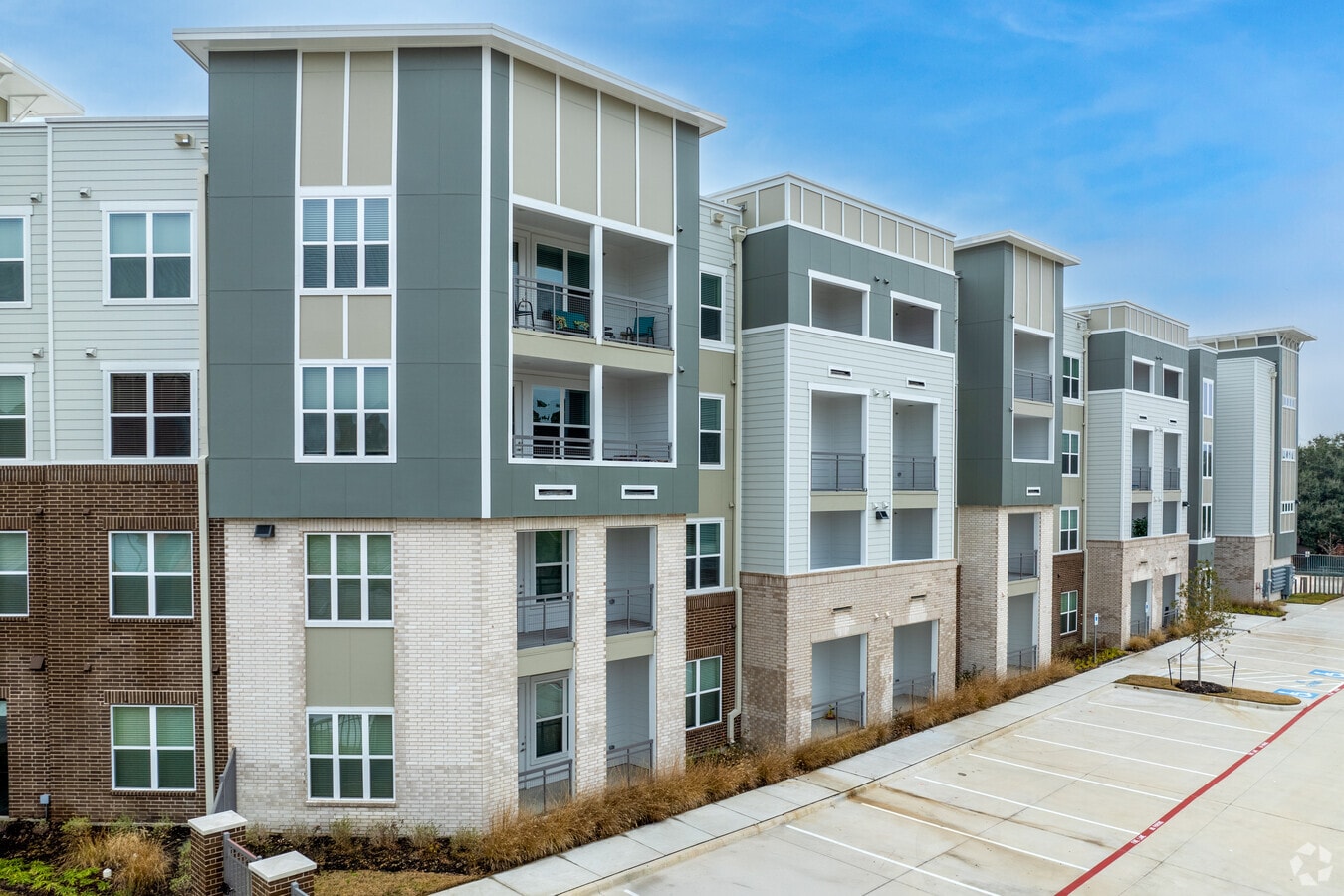 Alternar - Ella Grand -1036